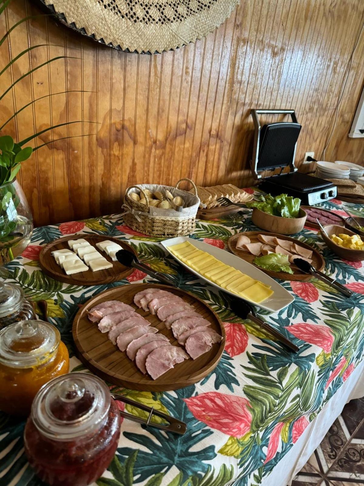 Teanehi Bed&Breakfast Hanga Roa Exterior foto