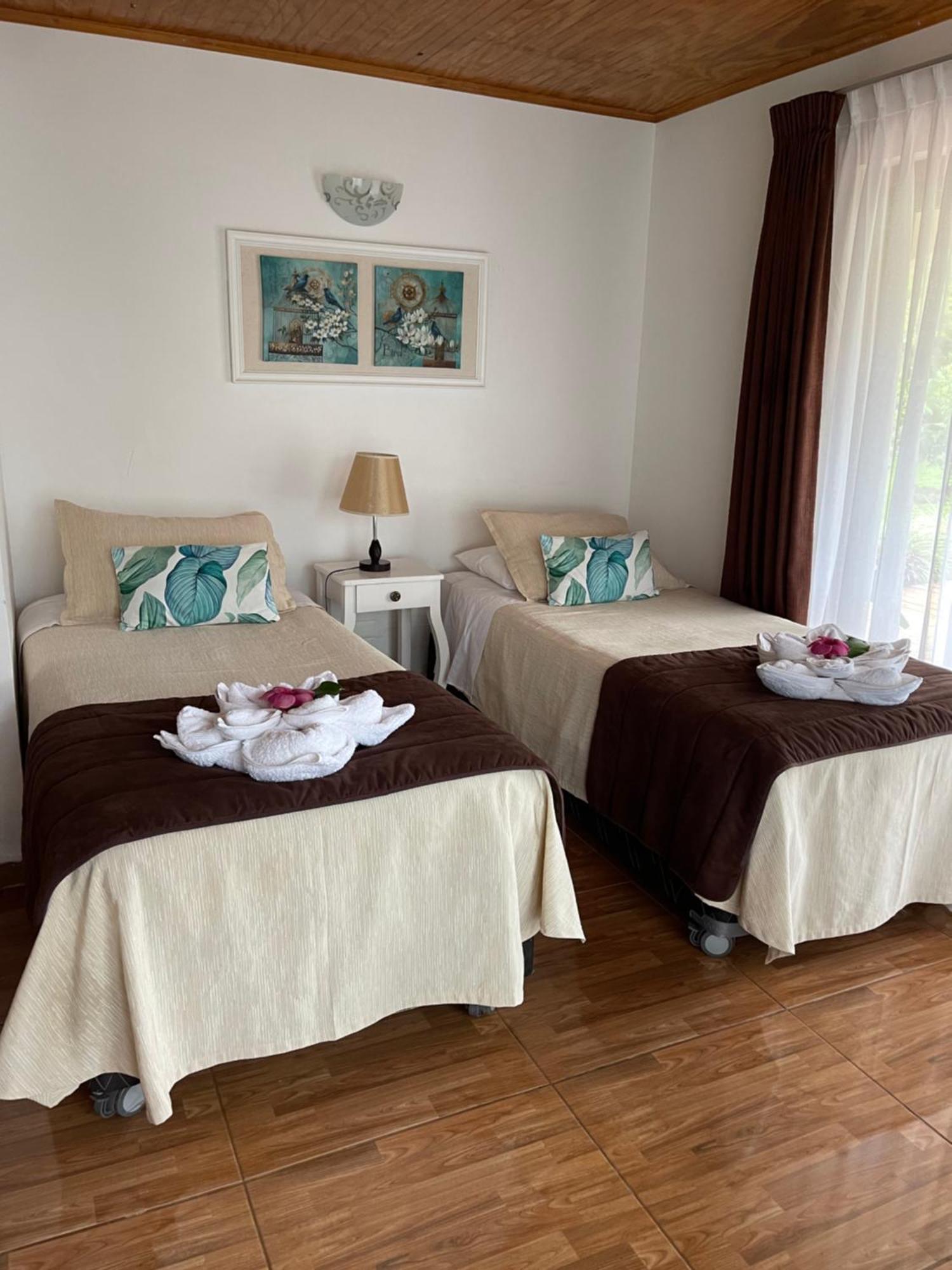 Teanehi Bed&Breakfast Hanga Roa Exterior foto