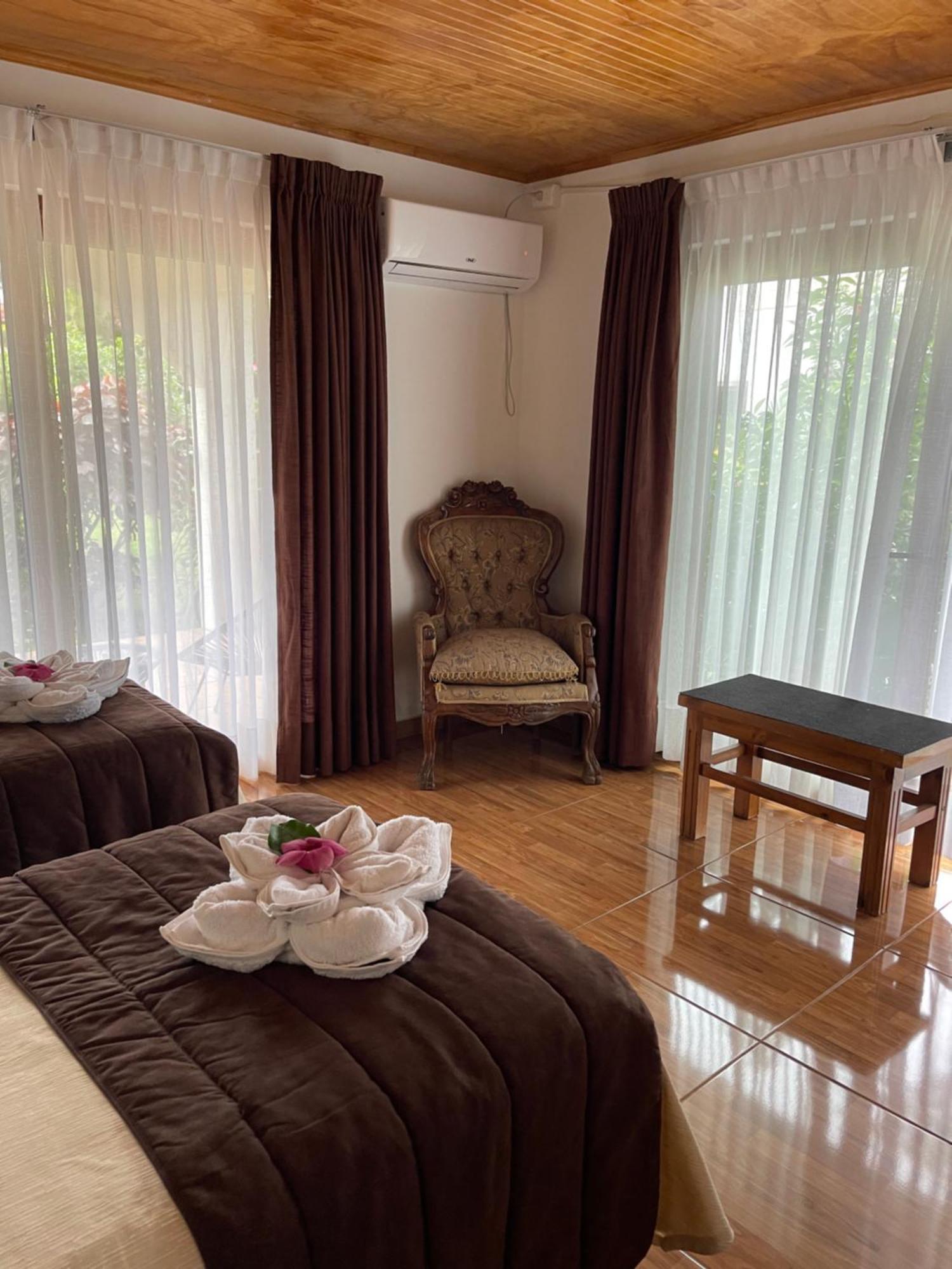 Teanehi Bed&Breakfast Hanga Roa Exterior foto